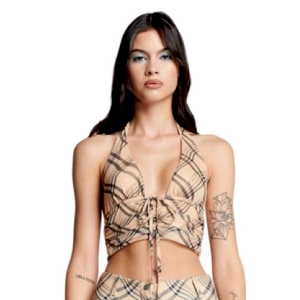 I am Gia caramel crop top